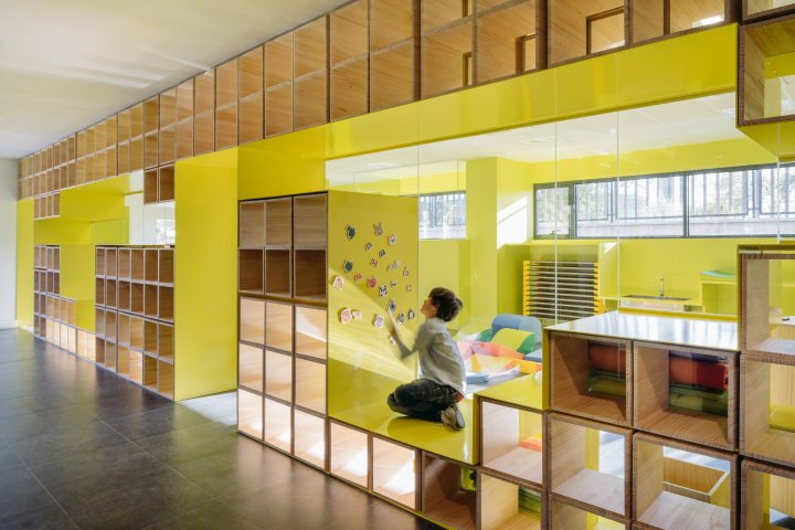 english-for-fun-rica-studio-interior-design-schools-spain_dezeen_2364_col_0